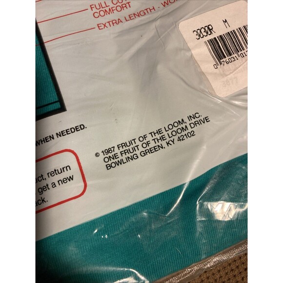 Vintage NEW old Stock 1987 Fruit of the Loom Men’s Pocket-T Shirt Green Medium - Picture 3 of 5